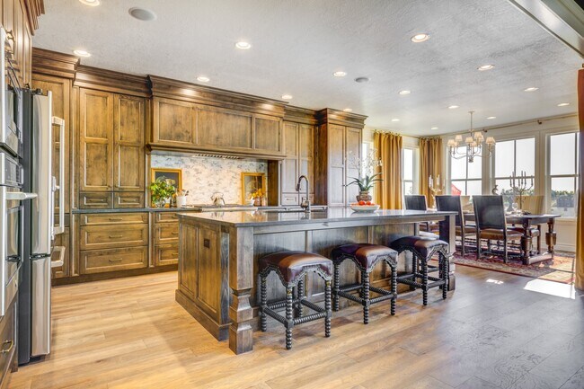 Hidden Oaks Signature