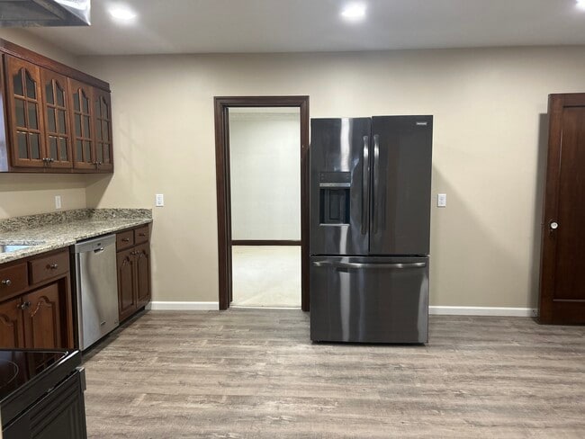 547 N Broadway St unit Suite B     Upper Ap, Spencerville, OH 45887 - photo 7