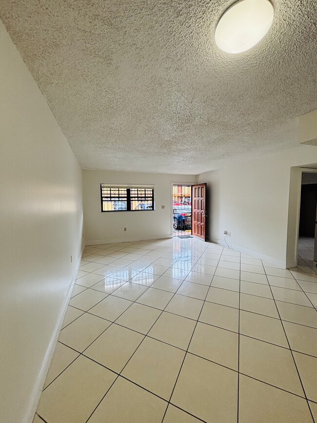 1331 W 51st Place Unit 1331, Hialeah, FL 33012