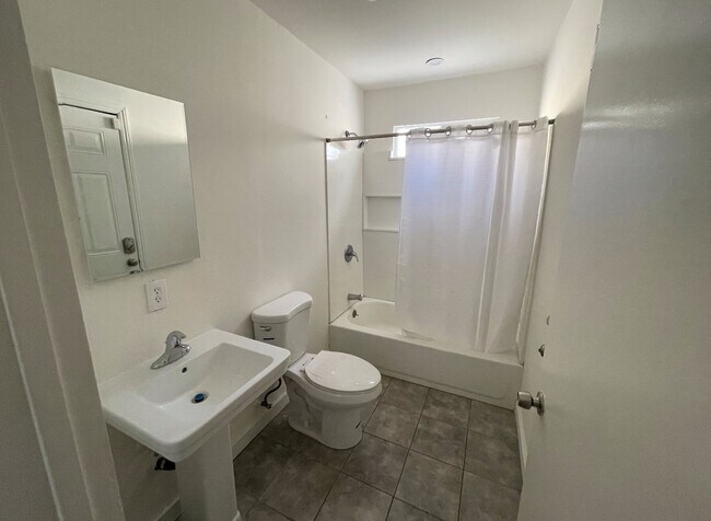 3525 S Budlong Ave unit 3525.5, Los Angeles, CA 90007 - photo 7