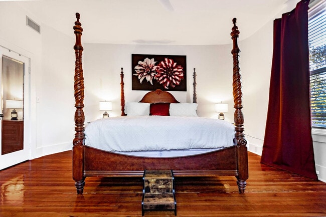 205 SE 7th St unit ID1359091P, Gainesville, FL 32601 - photo 6