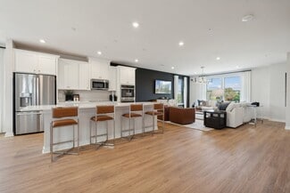 2152 Glacier Rd, Herndon, VA 20170