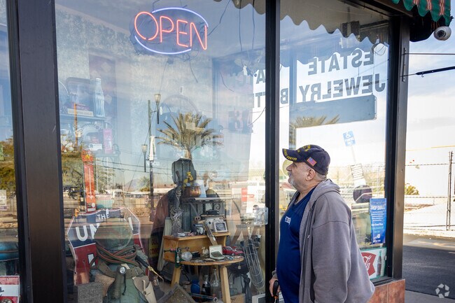Window Shop to your heart's delight outside on the clean streets of Downtown Henderson.