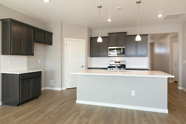 203 Sparrow Dr unit 36210458, Johnstown, CO 80534 - photo 7