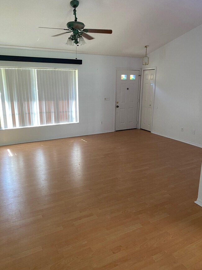 10247 Northglen Dr, Clermont, FL 34711 - photo 4