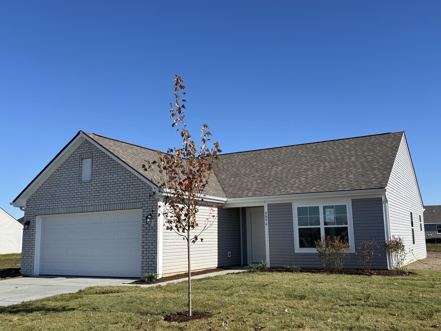 8096 Camellia Ln, Pendleton, IN 46064 - photo 1