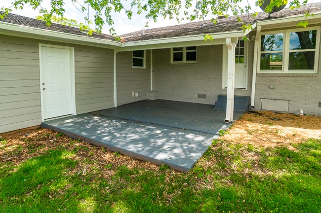 1304 Aston St, Athens, AL 35611 - photo 4