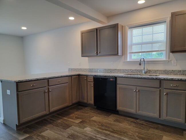 122 Robert Cir, Lebanon, PA 17046 - photo 3