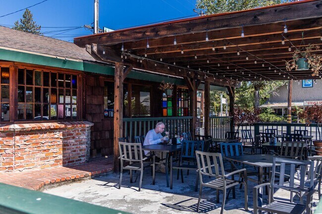 The Alley Grill offers delicious burgers in North Lakeport.