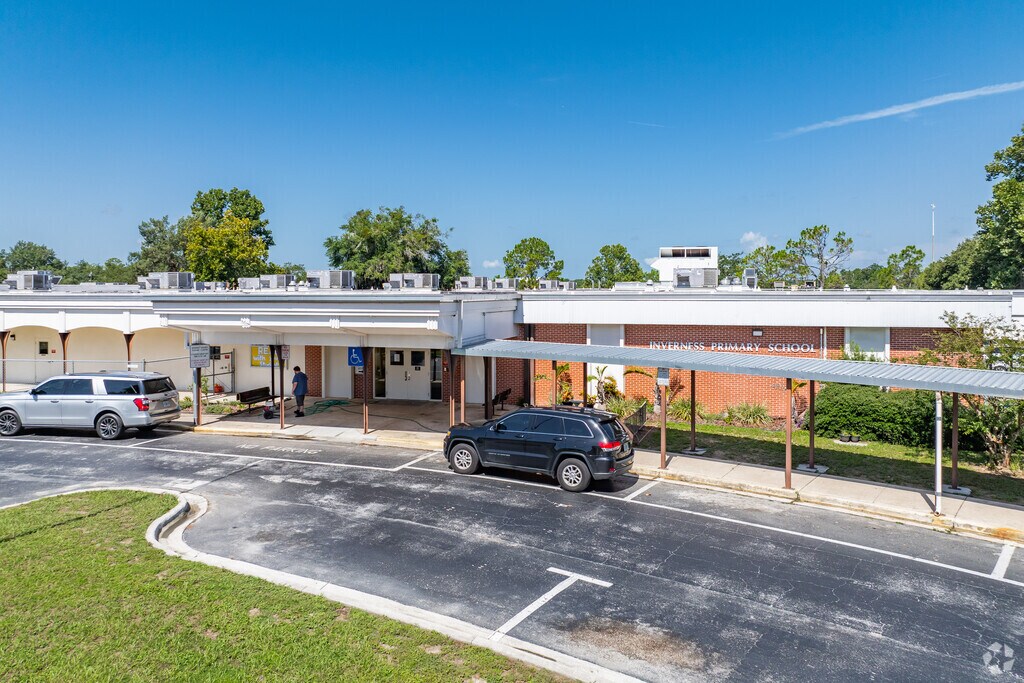Inverness Primary School has 683 students in grades PK, K-5.
