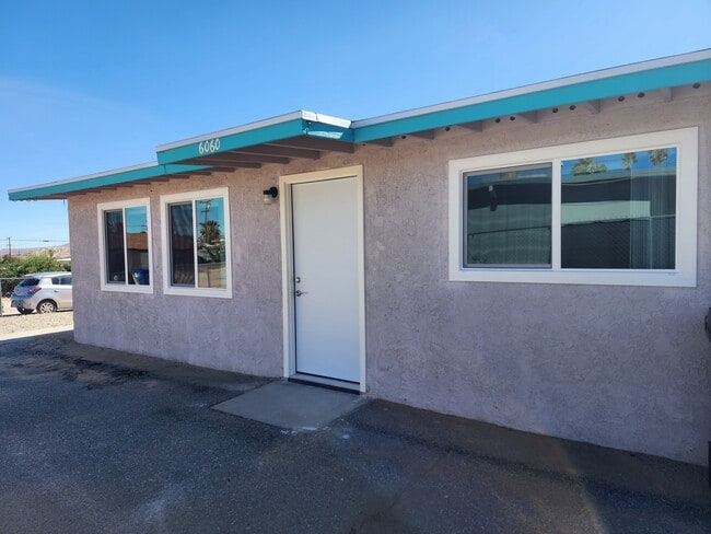 6060 Abronia Ave unit 6060, Twentynine Palms, CA 92277 - photo 3