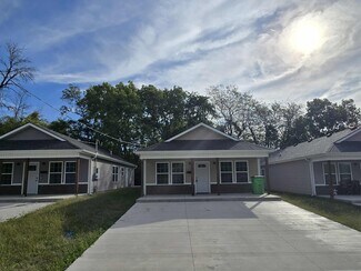 821 Main St, Wellsville, KS 66092