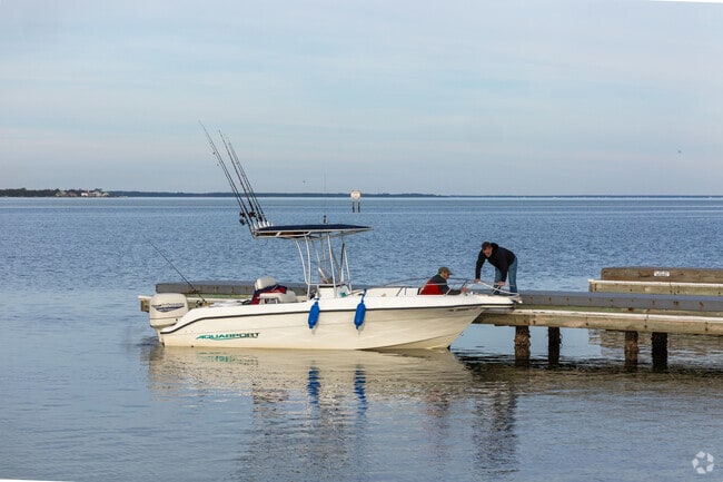 Ross Mariner Park is on Choctawhatchee Bay with a great beach access and boat launch.