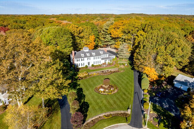 Stunning Colonials are available in Shippeetown.