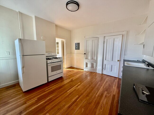 85 College Ave unit 2B, Somerville, MA 02144 - photo 3