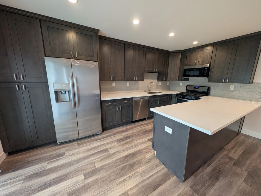 739 N Sweetzer Ave unit 4, West Hollywood, CA 90069 - photo 1