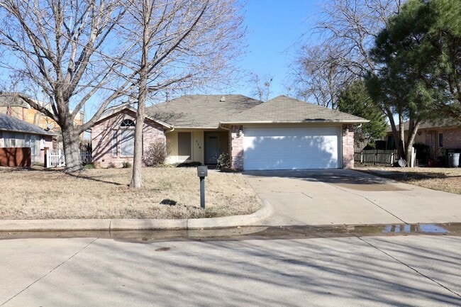 116 Misty View Ln, Roanoke, TX 76262 - photo 2