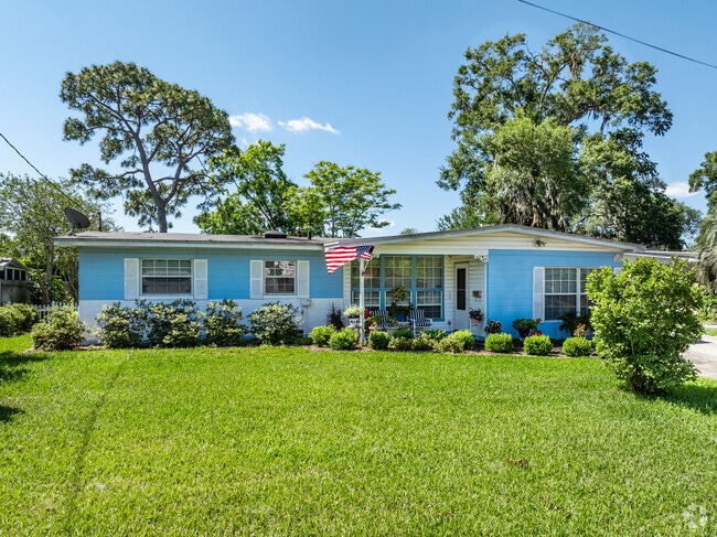 This well-maintained ranch can be found in the San Mateo.