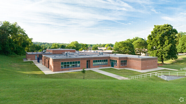 Cedarmere Elementary - 17 Nicodemus Rd, Reisterstown, MD 21136-3224