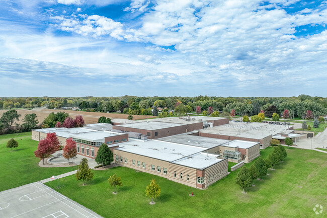 Sycamore Middle School is conveniently located off of Route 23 main highway in Sycamore.