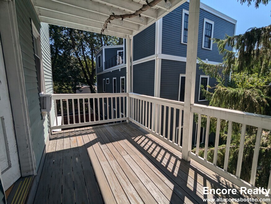 344 Putnam Ave unit 3, Cambridge, MA 02139 - photo 1