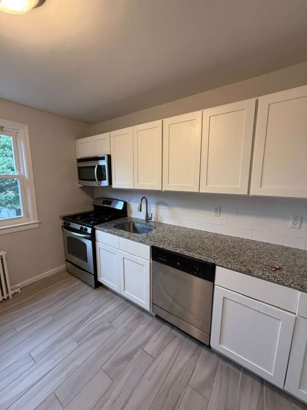 327 Magnolia St, Highland Park, NJ 08904 - photo 2