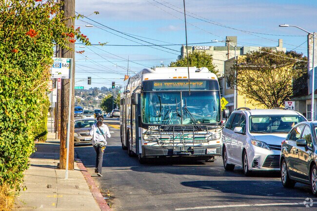 The local busline connects Fremont to the rest of the Town.