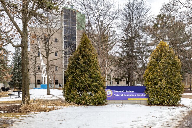 The University of Wisconsin–Stevens Point is 20 miles from Wisconsin Rapids.