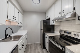 31681 Hoover Rd, Warren, MI 48093