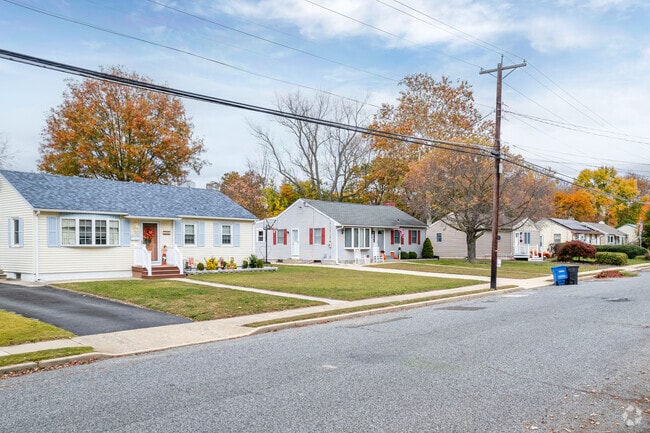 Charming bungalows and ranch-style homes line the streets of Clayton.