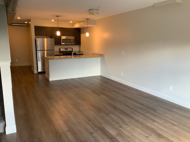 Lofts at 307 Main LLC, Woburn, MA 01801 - photo 2