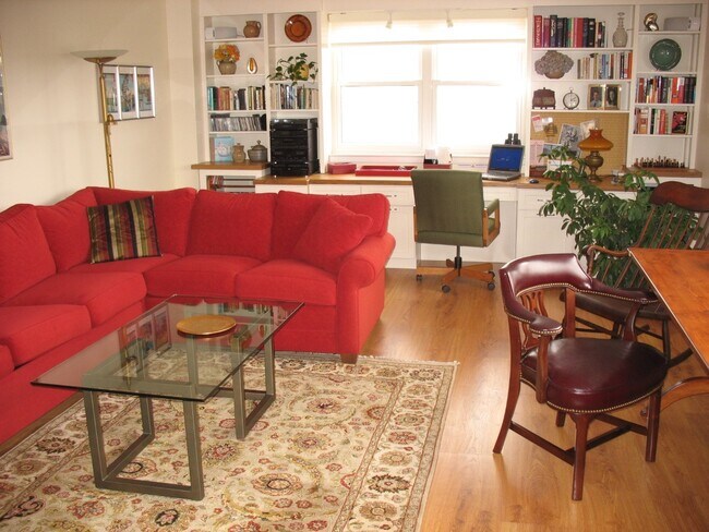 Hampshire House East & West unit 5H, West Hartford, CT 06119 - photo 2