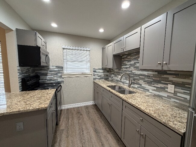 1232 E Live Oak Rd unit 1, Schertz, TX 78154 - photo 5