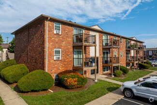 5220 Luzzane Ln, Indianapolis, IN 46220