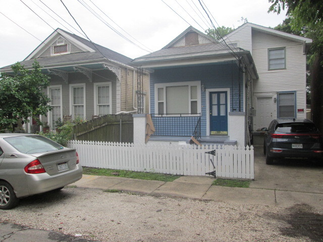 1220 Adams Front of Building
