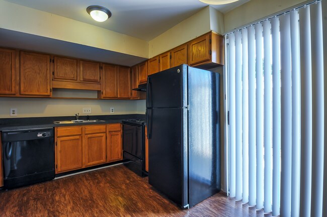 Lexington Commons, Greensboro, NC 27405 - photo 2