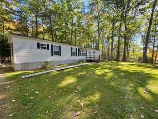 24 Oakwood Ln, Ellsworth, ME 04605
