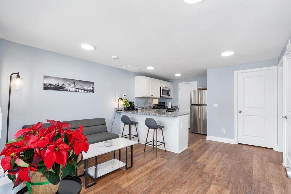 Riverview Apartments Located Near OSU Campus, Columbus, OH 43202 - photo 1