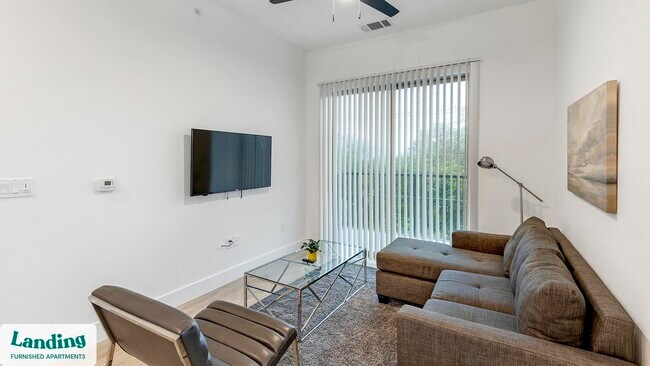 650 E Sycamore St unit 3319, Denton, TX 76201 - photo 2