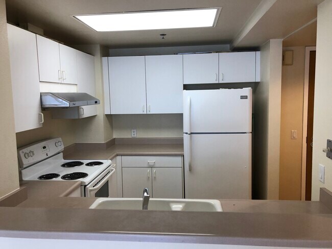 Pacific Renaissance Plaza unit 503, Oakland, CA 94607 - photo 3