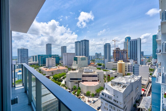 249 NE 4th St unit ID1058669P, Miami, FL 33132 - photo 6