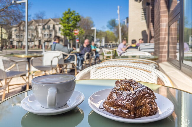 Black walnut bakery has upscale pastries, cakes, and sandwiches in a relaxed café setting.