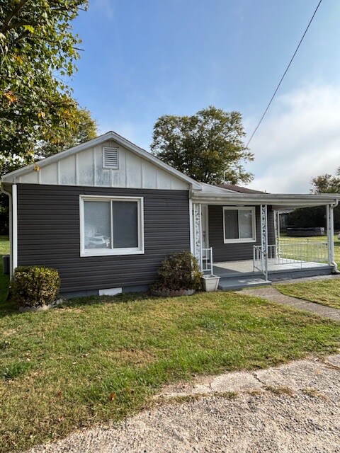 210 1st St E, Culloden, WV 25510