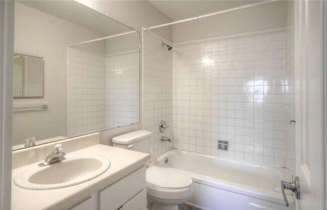 10150 E Virginia Ave unit 1-205, Denver, CO 80247 - photo 4