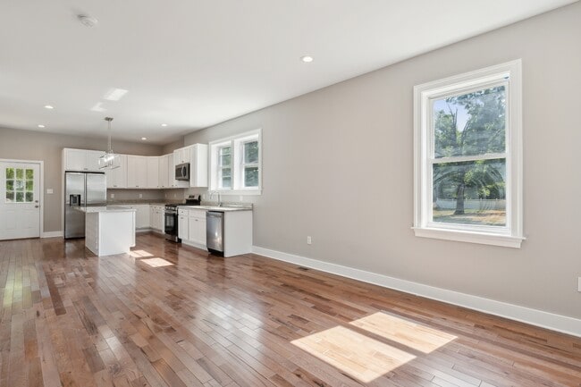 5014 Apache St, College Park, MD 20740 - photo 2