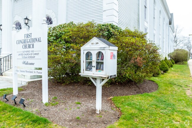 Small touches in Woods Pond add to the welcoming feel of the town.