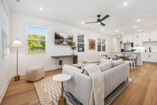 1324 S Van Buren Ave Unit ID1335208P, Fayetteville, AR 72701