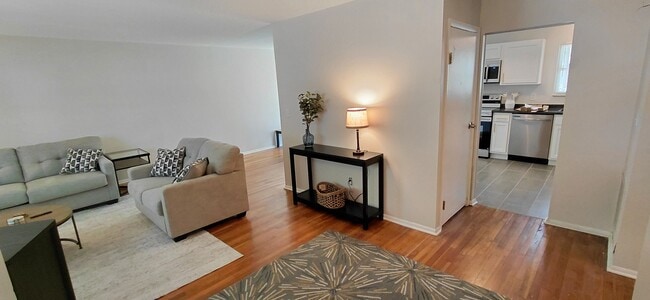 4791 Bourke Rd, Columbus, OH 43229 - photo 4