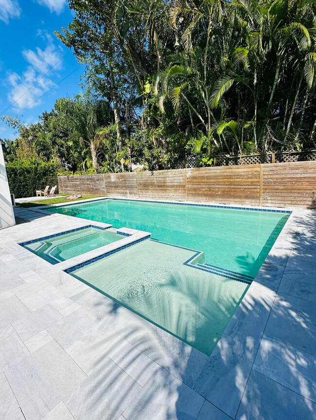 4628 SW 10th St, Miami, FL 33134