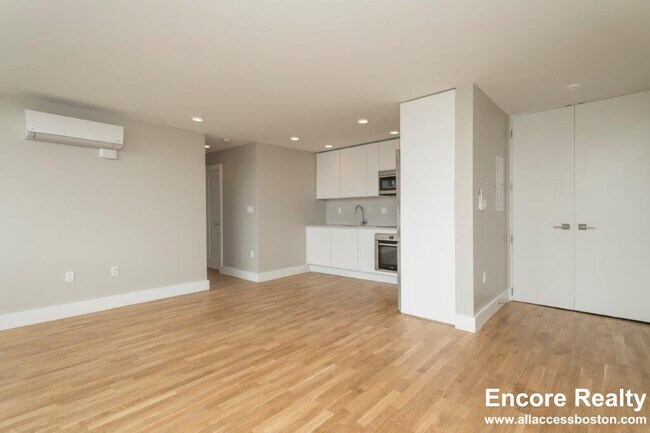 334 Harvard St unit N13, Cambridge, MA 02139 - photo 4